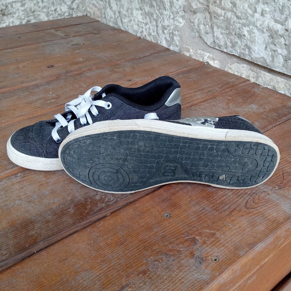 DC Sneakers - Picture 2 of 4